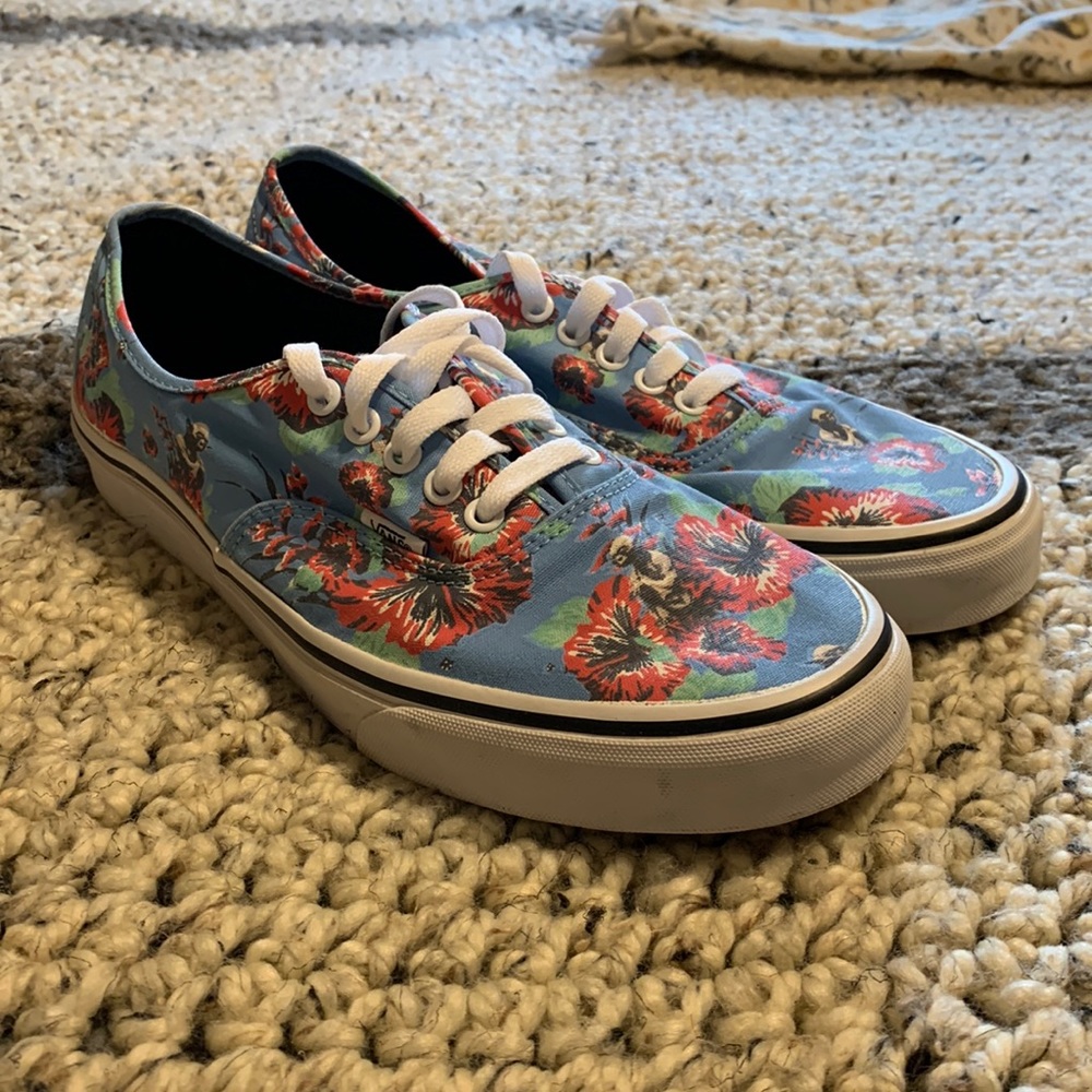 Vans Star Wars Yoda Floral shoes Size 10.5M/12W near mint condition